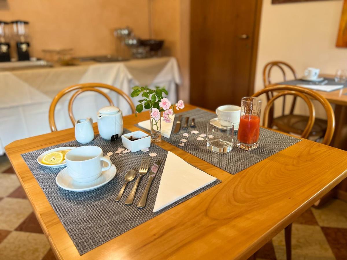 Hotel Marina Torri del Benaco Kültér fotó