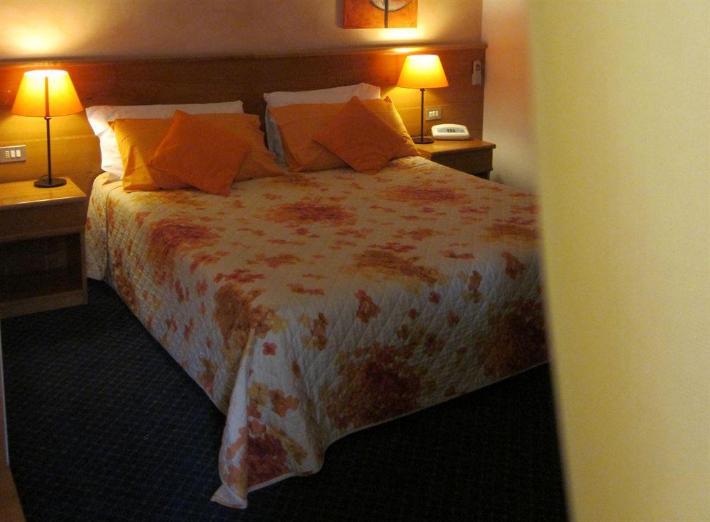 Hotel Marina Torri del Benaco Kültér fotó