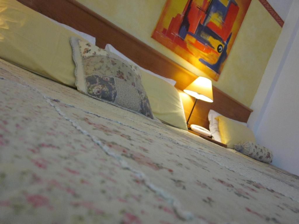 Hotel Marina Torri del Benaco Szoba fotó